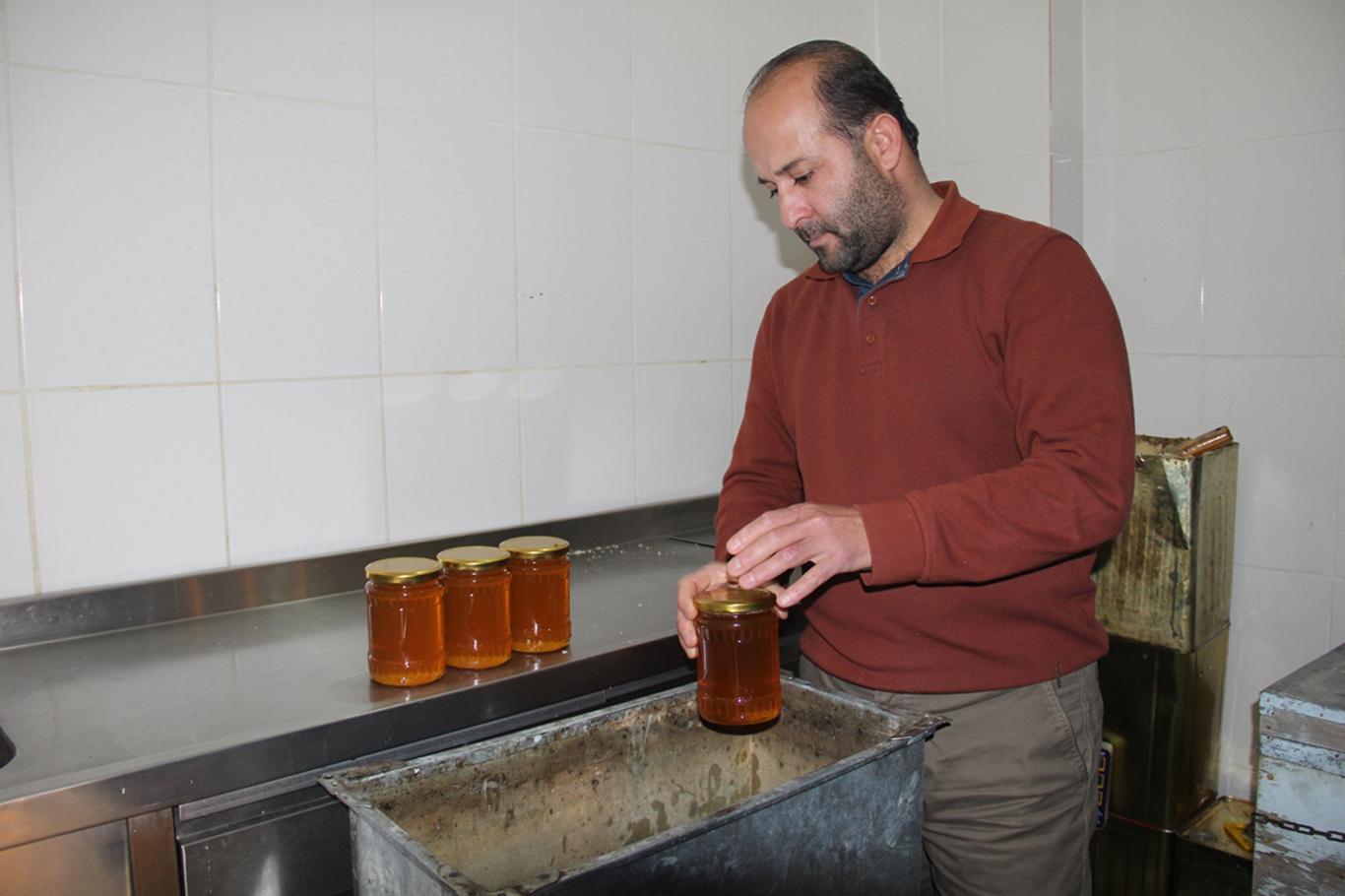 "Kristalize olmayan baldan şüphelenmek lazım" "Kristalize olmayan baldan şüphelenmek lazım"